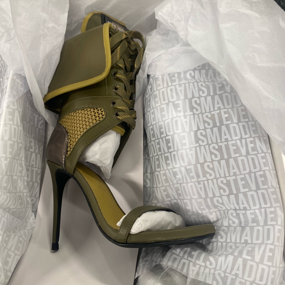 Steve Madden Khaki Lace-Up Heels